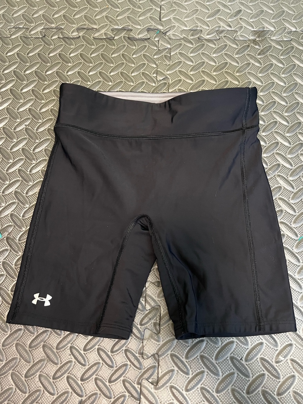 Under Armour Black Women’s Compression Bike Shorts with Logo